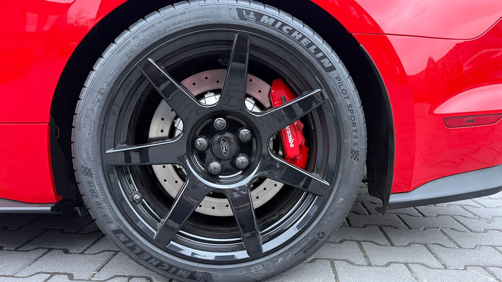 mustang-gt350r-5.jpg