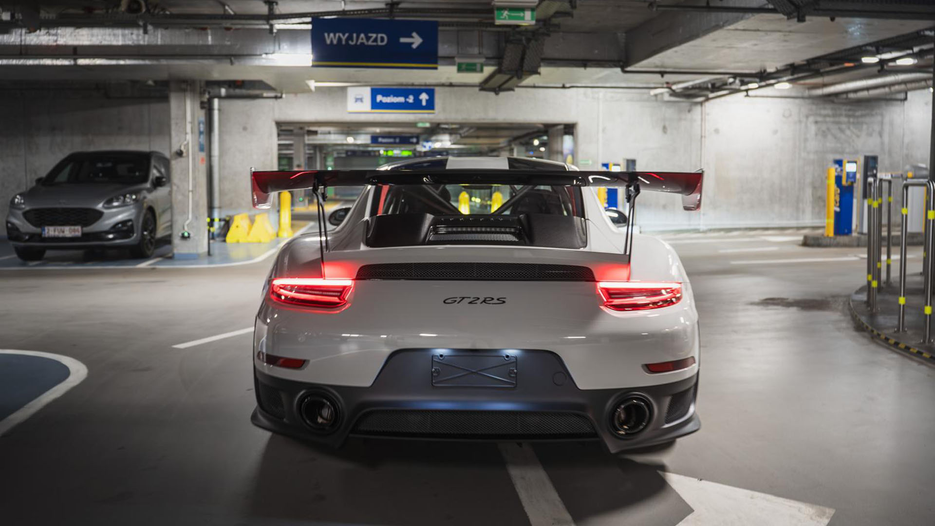 porshe-gt2rs-6.jpg